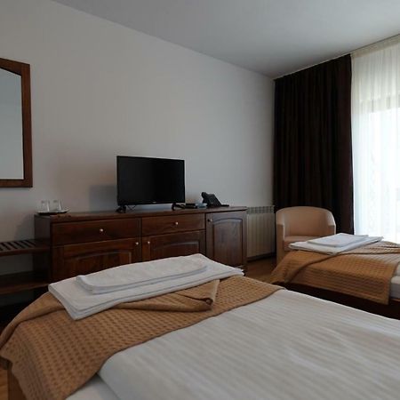 Conacul Lacurilor Băile Herculane Exterior foto