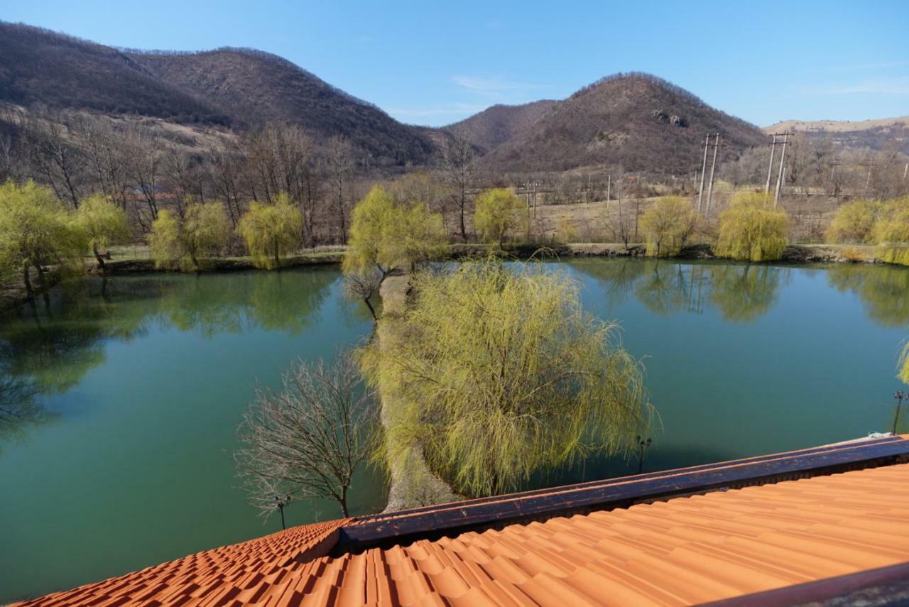 Conacul Lacurilor Băile Herculane Exterior foto